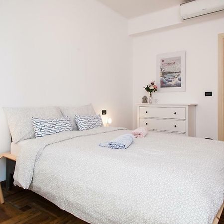 Casa Liberta - Downtown Modern Apartment With Airconditioning Санремо Экстерьер фото